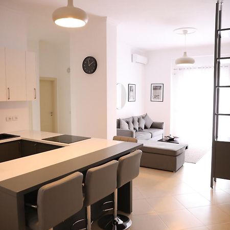Square View Apartment Влёра Экстерьер фото