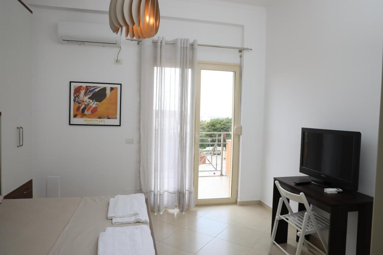 Square View Apartment Влёра Экстерьер фото
