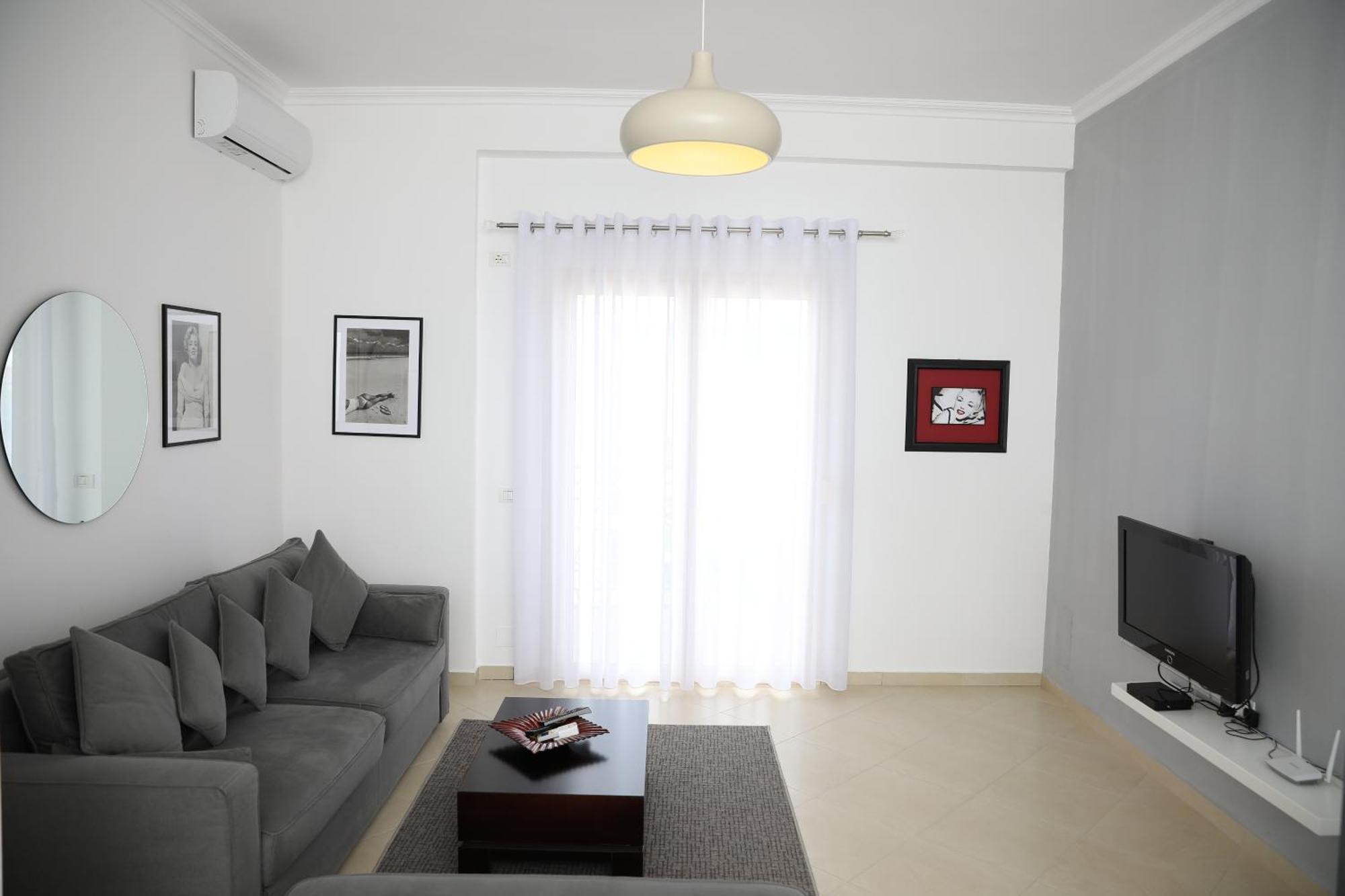 Square View Apartment Влёра Экстерьер фото
