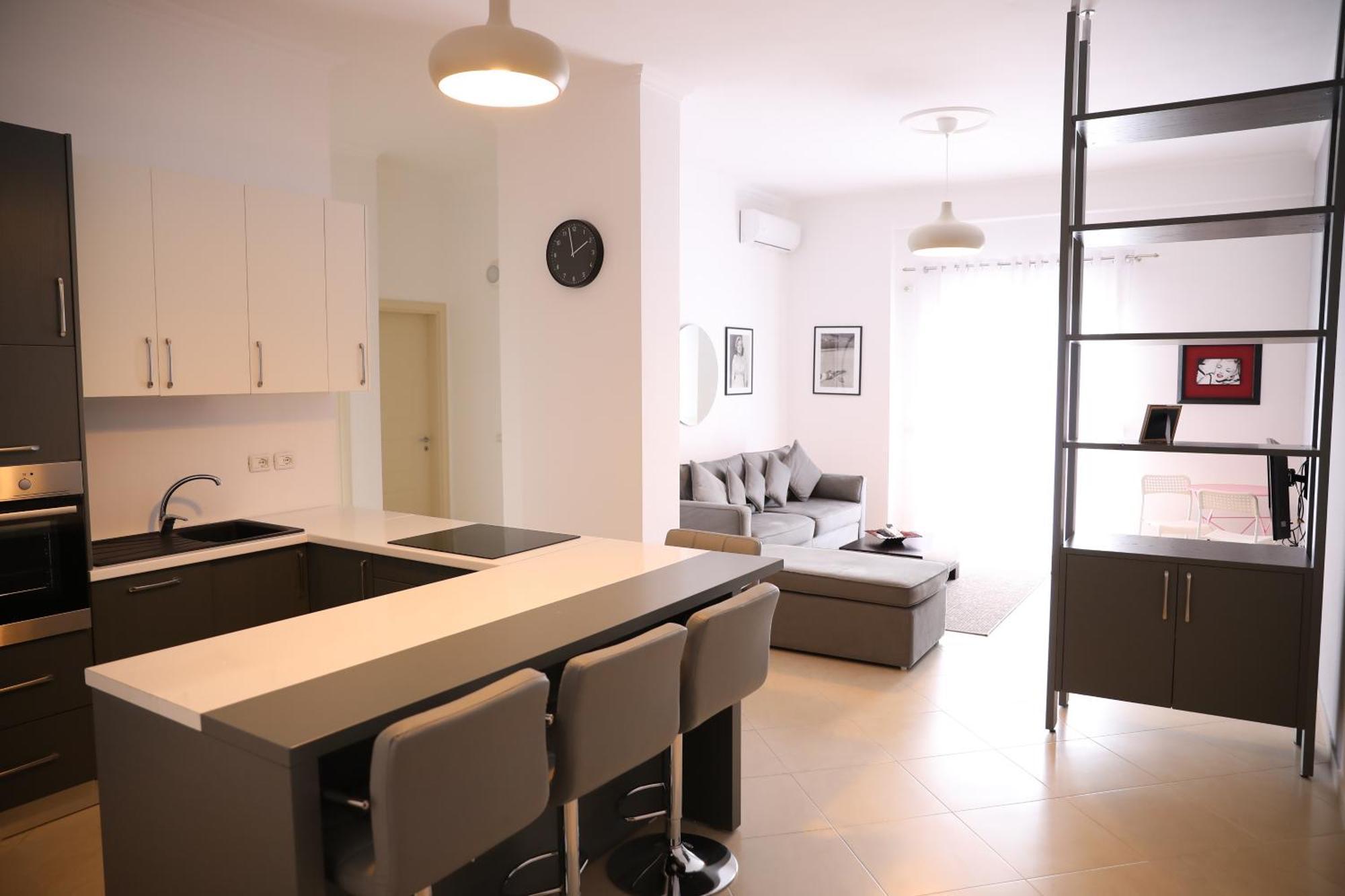 Square View Apartment Влёра Экстерьер фото