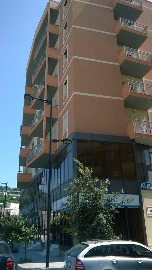 Square View Apartment Влёра Экстерьер фото